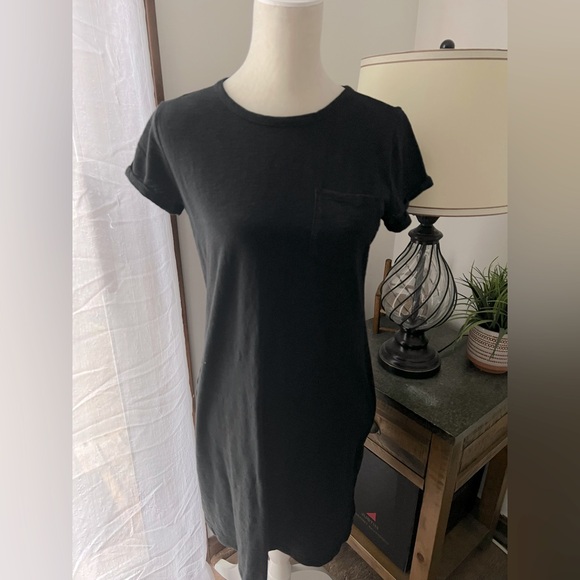 Gap black t-shirt dress - Picture 2 of 6